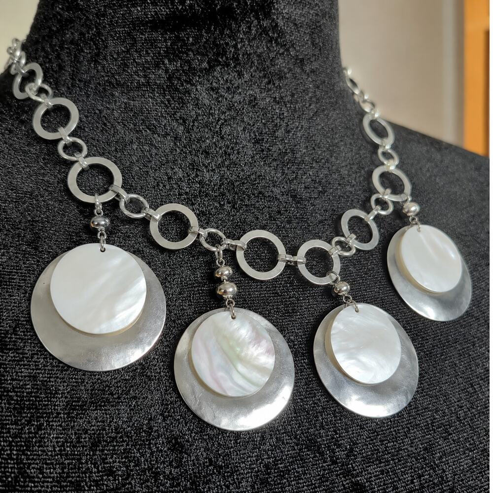Chico's‎ Statement Necklace Mother of Pearl Silver Tone Disc Y2K Adjustable